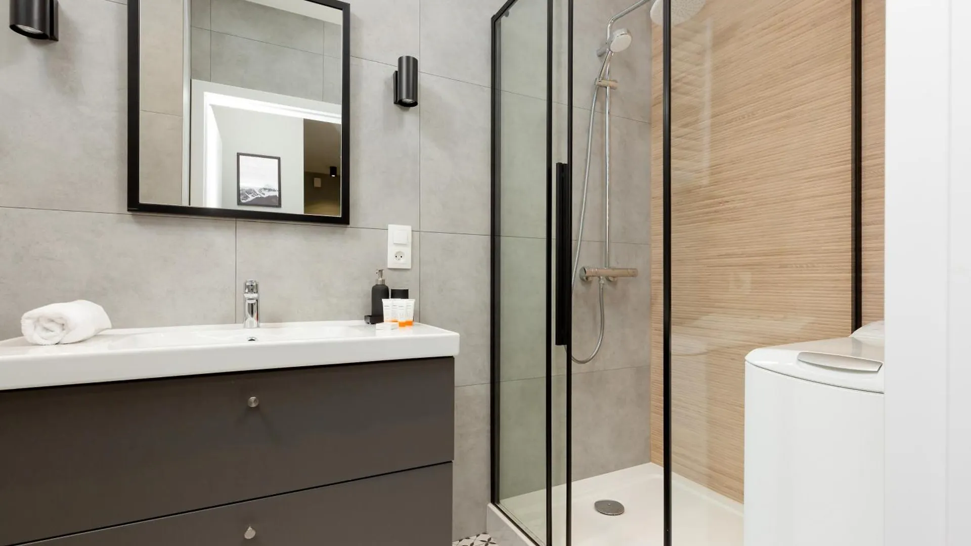 Central Apartment Emilii Plater By Noclegi Renters Warsaw